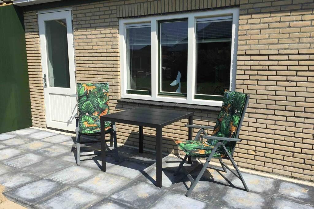Bungalow Op Bedrijf Met Melkkoeien De Cocksdorp  Exterior foto